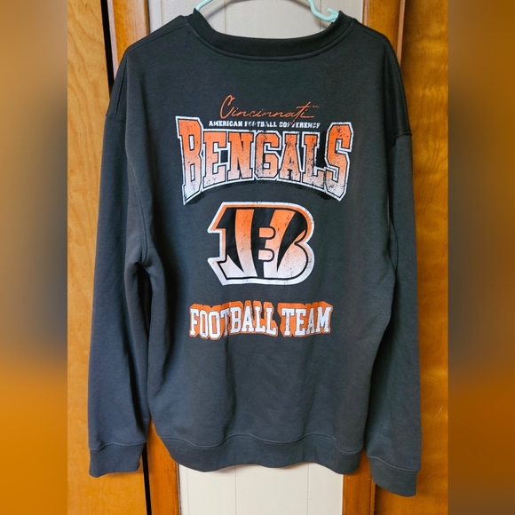 NFL Cincinnati Bengals Black and Orange Sweater - Picture 1 of 4